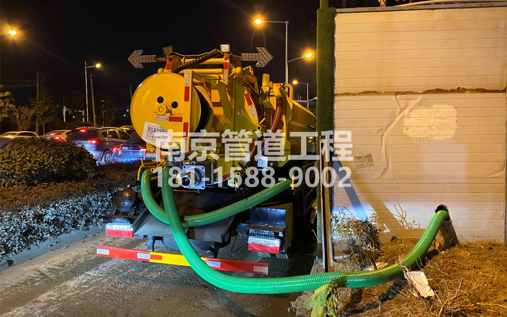 266国泰民安临时工地抽粪